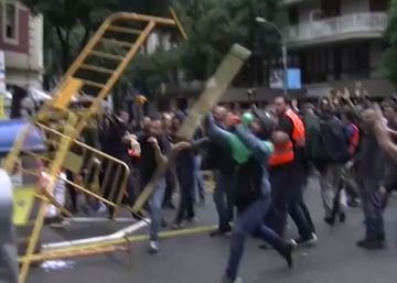 Interior denuncia agresiones a los agentes en un vídeo