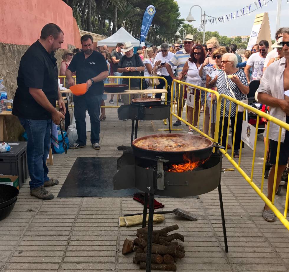 COCINANDO FRENTE A LA PLAYA CAPEL