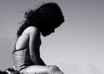 Por que uma menina de cinco anos tem menstruação e acne? Por que uma menina de cinco anos tem menstruação e acne?