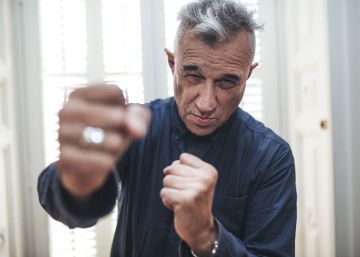 Hablamos con F.J. Ossang, el director que se resiste a hacer sus pelis en color