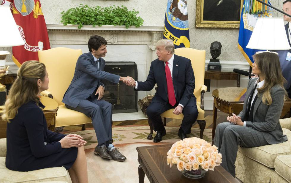 El presidente de los Estados Unidos, Donald J. Trump, y la primera dama, Melania Trump, se reúnen con el primer ministro canadiense, Justin Trudeau, y su esposa, Sophie Gregoire Trudeau.