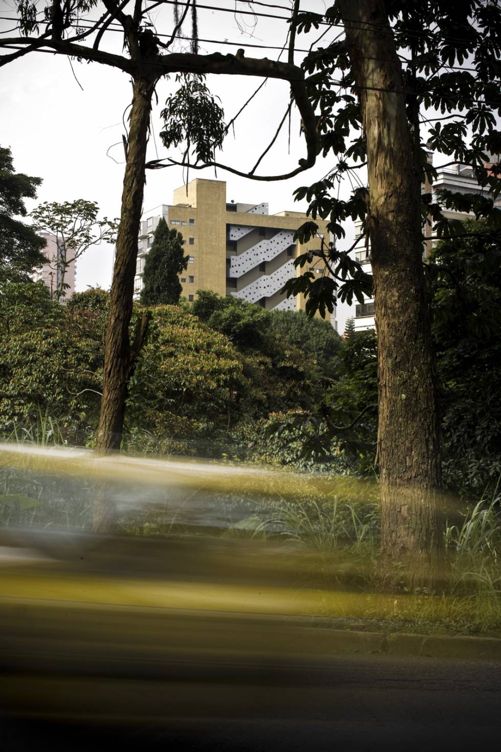 The 5G tower in the El Poblado neighborhood of Medellín.