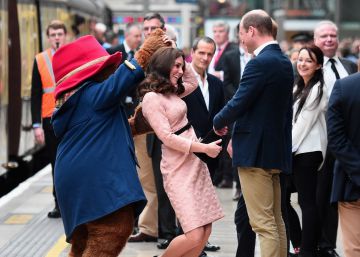 El baile sorpresa de Kate Middleton con el osito Paddington El baile sorpresa de Kate Middleton con el osito Paddington