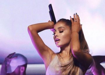 La peculiar postura de Ariana Grande se vuelve viral La peculiar postura de Ariana Grande se vuelve viral
