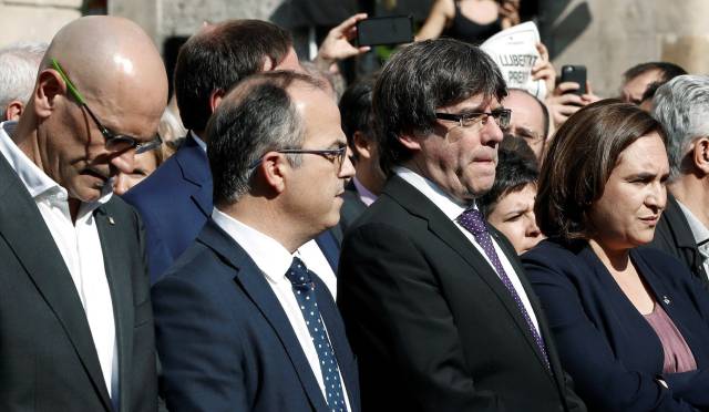 Concentración en Barcelona por las detenciones de Sánchez y Cuixart.