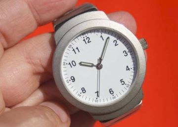 Canvi d’hora 2017: diumenge s’endarrereixen els rellotges una hora