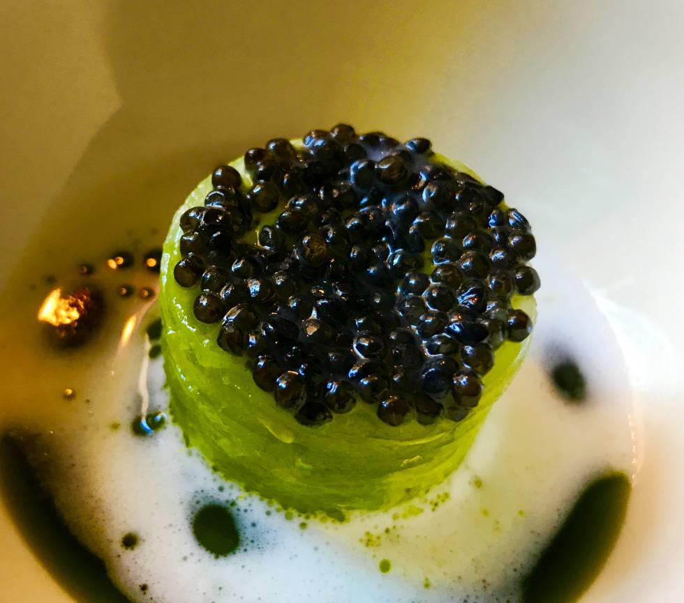 TARTA DE PEPINO, SUERO DE LECHE Y CAVIAR CAPEL