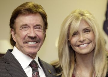 Chuck Norris, contra las farmacéuticas y fabricantes de equipos médicos