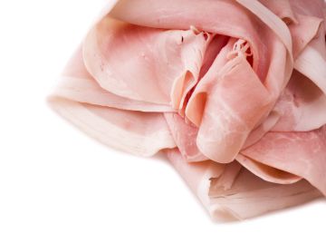 Lo que le venden como jamón York no es jamón: cómo escoger uno que sí lo sea