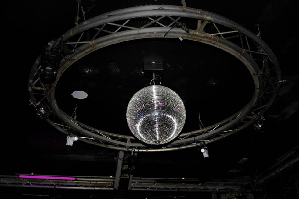 Salí de fiesta en una discoteca de señoras mayores un domingo por la tarde