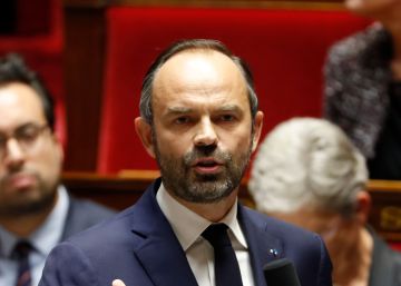 Governo Macron proíbe uso de gramática igualitária em documentos oficiais