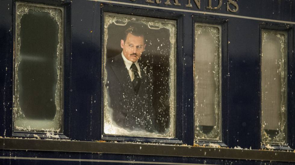 Johnny Depp, en un fotograma de 'Asesinato en el Orient Express'.