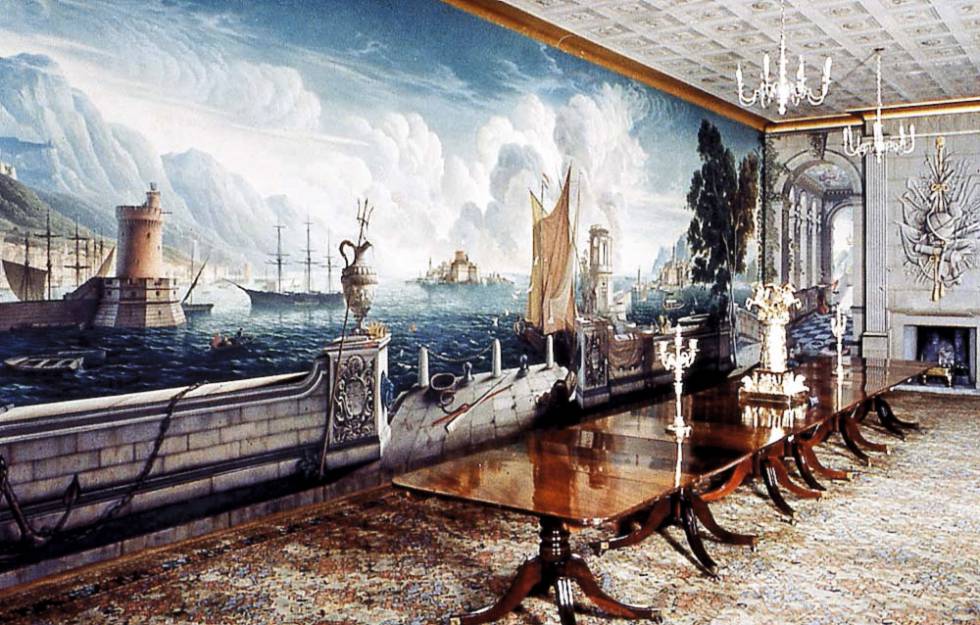 Junto a estas líneas, diseño de Whistler para la cubierta de ‘A thatched roof’ Ángulo noroeste de The Rex Whistler Room en Plas Newydd (Anglesey, Gales), con vista parcial del mural en ‘trompe l’oeil’ los críticos consideran como la obra pictórica más importante de este artista de vida convulsa.