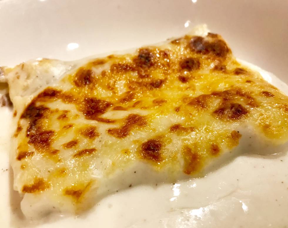 CANELONES DE GALLINA CAPEL