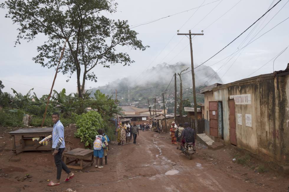 El barrio de Mvog Betsi se ha desarrollado alrededor de San Martín de Porres.