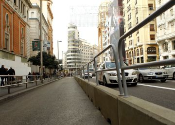 ¿Se debe restringir el tráfico en la Gran Vía madrileña?