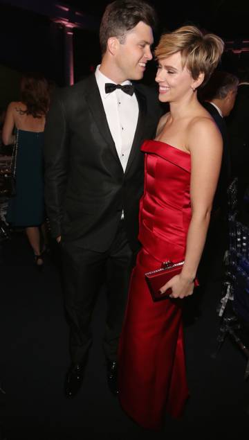 Scarlett Johansson y Colin Jost posan por primera vez como pareja