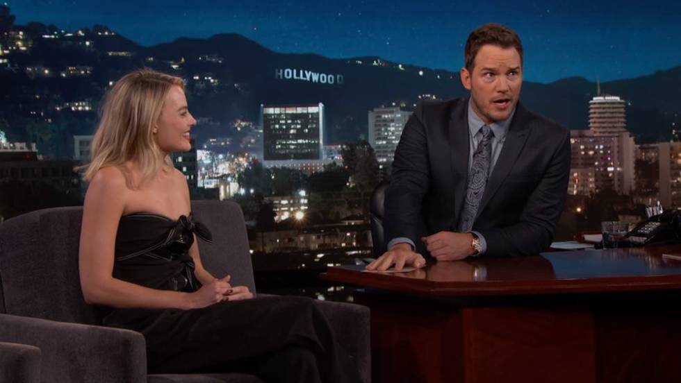 El actor Chris Pratt ejerciendo de entrevistador.