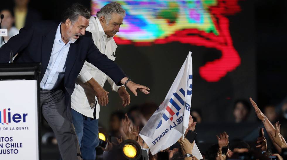 Guillier y el expresidente uruguayo José Mujica, este jueves.