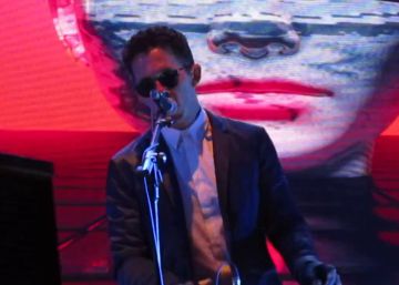 Monarchy recupera la 'teletienda' de los años 90 en su nuevo videoclip