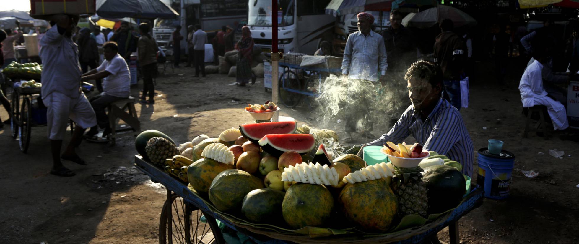 Un puesto de fruta en India.