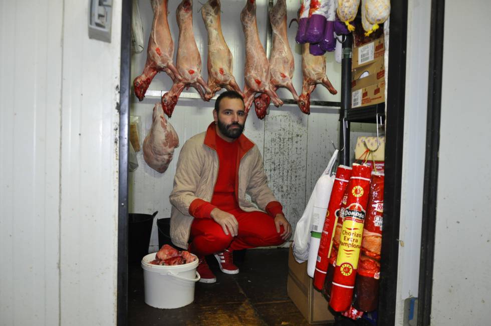 Não como carne e nunca comi carne, nasci vegano