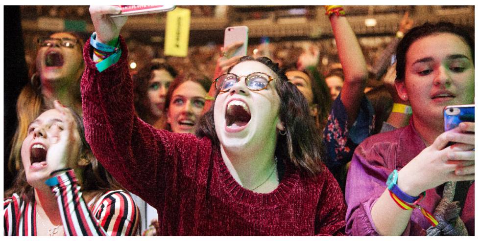 Las diferentes reacciones de los fans de primera fila de Taburete y los de Ara Malikian