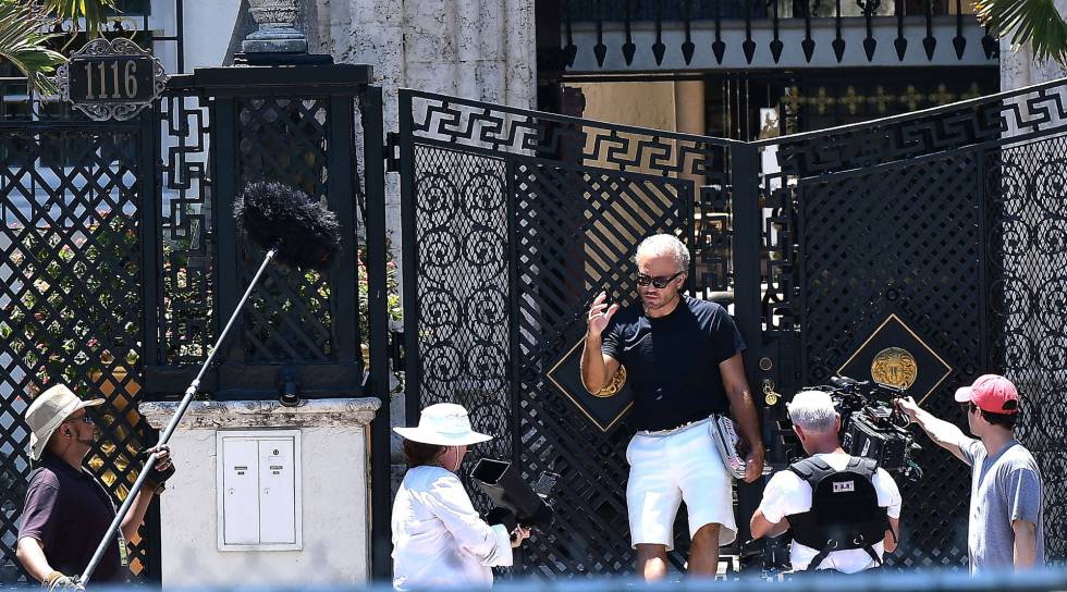 El actor Edgar Ramírez durante la grabación de la serie sobre Gianni Versace en Miami.