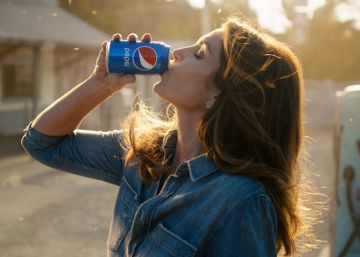 Cindy Crawford vuelve a ser chica Pepsi para la Super Bowl