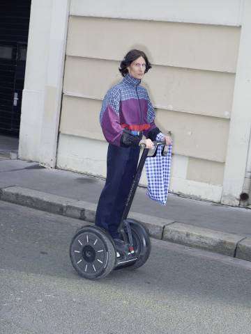 Balenciaga introduce en el lujo arquetipos de prendas que obtiene