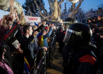 Catalunha adia posse do novo presidente em meio a protestos e racha entre independentistas