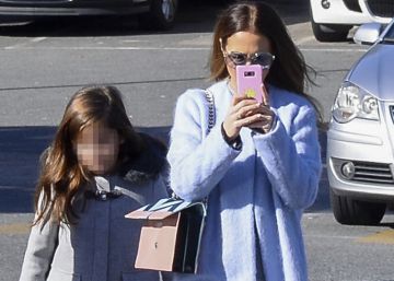 Paula Echevarría denuncia el acoso constante de los paparazis a su hija