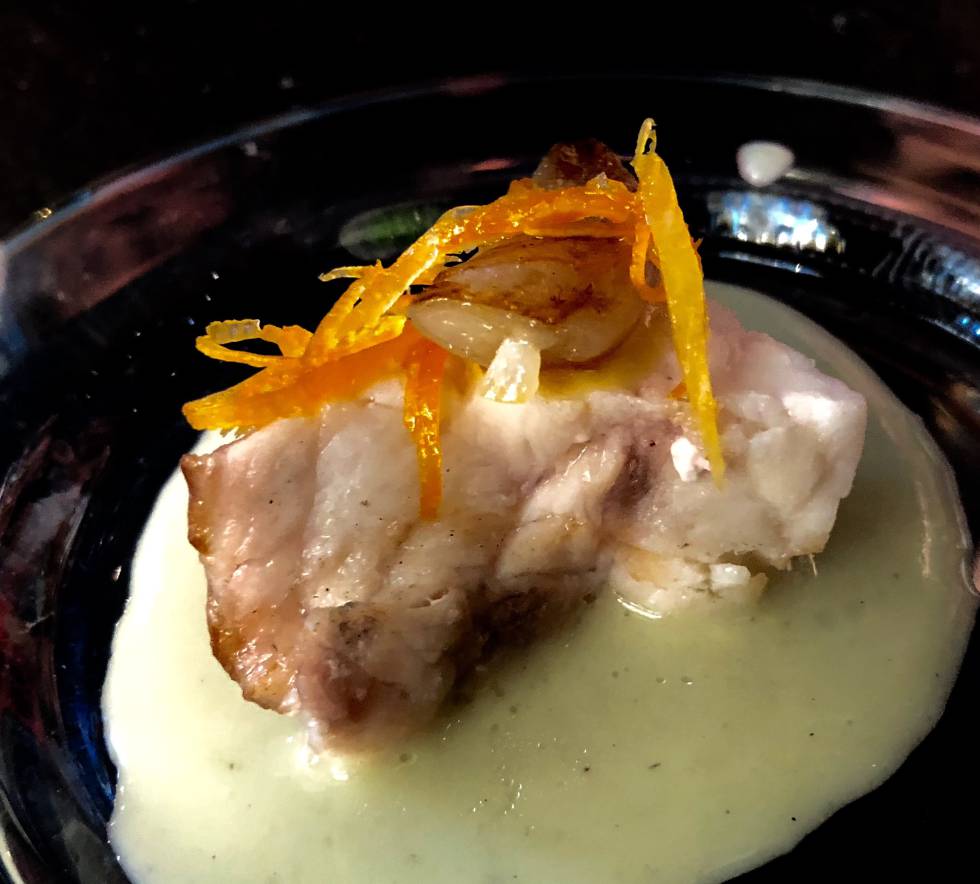 MERO EN SALSA DE ACEITUNAS DE JUAN ANTONIO MEDINA DEL RESTAURANTE A´BARRA CAPEL