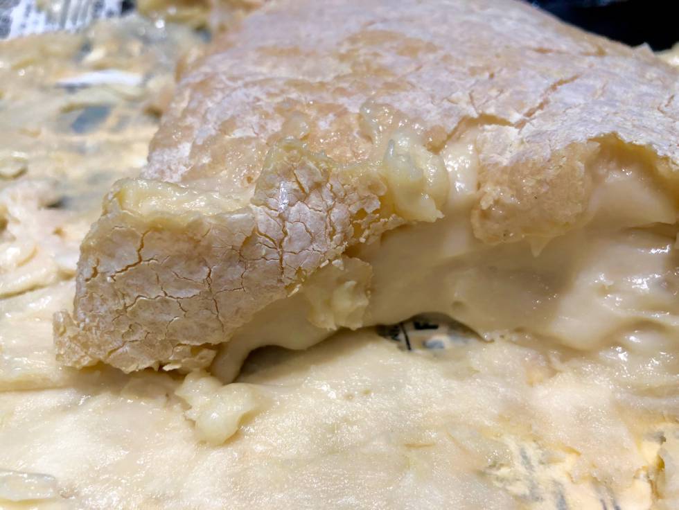 QUESO FLOR DE GUÍA, TORTA DE LECHE CRUDA MEJOR QUESO DE CANARIAS 2017 CAPEL