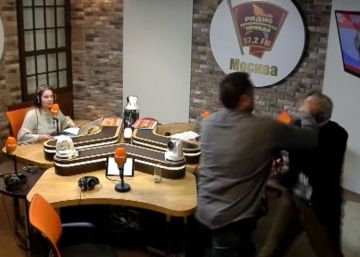 Dos periodistas acaban a puñetazos en directo en la radio rusa