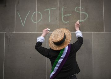 ¡Por fin vota la mujer!