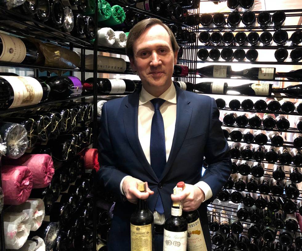 VALERIO CARRERA EN SU BODEGA DE A´BARRA CAPEL