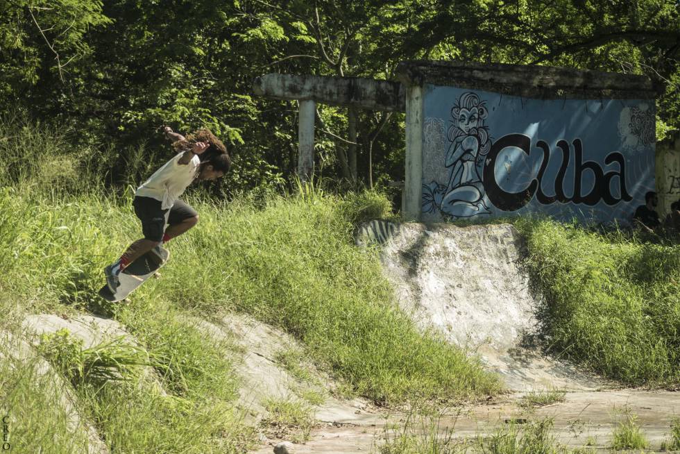 Así es patinar en Cuba, donde el skate está perseguido