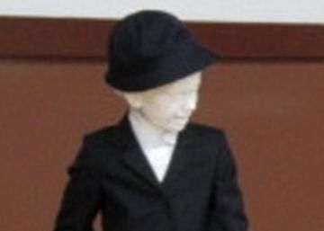 Un uniforme de Armani a 600 euros en una escuela pública desata las críticas en Japón