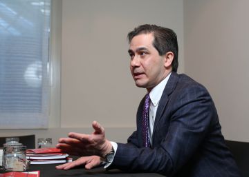 “Los millones de variantes del VIH dificultan que haya una vacuna”
