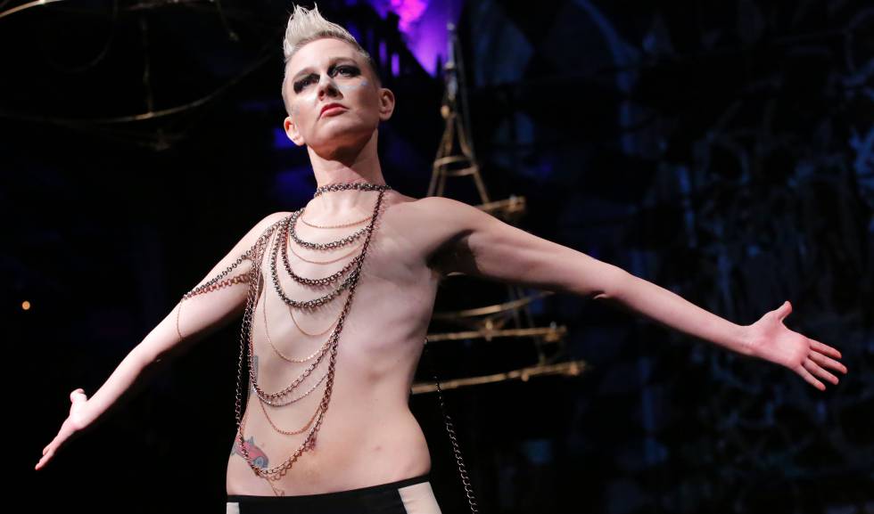 Supervivientes de cáncer de mama toman la pasarela de Nueva York