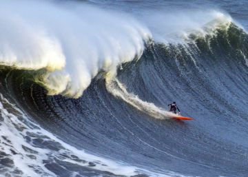 Lucas Chianca, campeón de la Nazaré Challenge