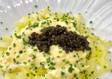 Patatas al vapor con crema de huevo y cebollino, mi especialidad de cocina favorita