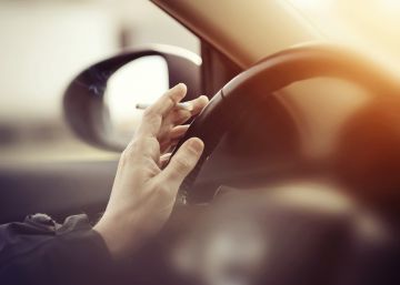 Por qué debería prohibirse fumar en el coche incluso sin niños dentro Por qué debería prohibirse fumar en el coche incluso sin niños dentro