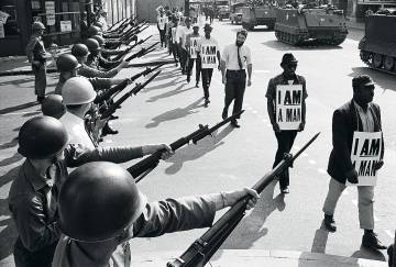 La Guardia Nacional bloquea una marcha por los derechos civiles en 1968.