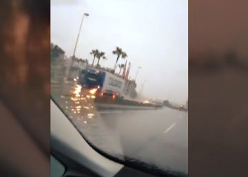 Una anciana conduce varios kilómetros de la A-7 en dirección contraria bajo una intensa lluvia