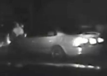 Un conductor se atropella a sí mismo durante una persecución policial