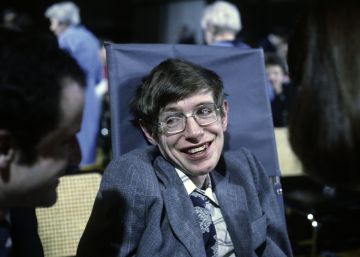 Stephen Hawking, el hombre que nos enseñó desde pequeños que no necesitábamos un cuerpo