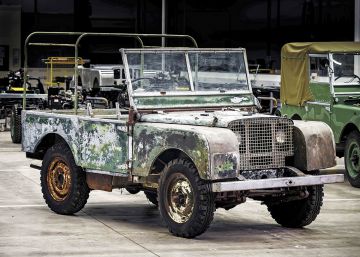 Un primer Land Rover se recupera en cuidados intensivos tras dos décadas olvidado en un jardín