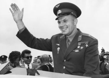 Yuri Gagarin, el astronauta bajito de la sonrisa “luminosa”